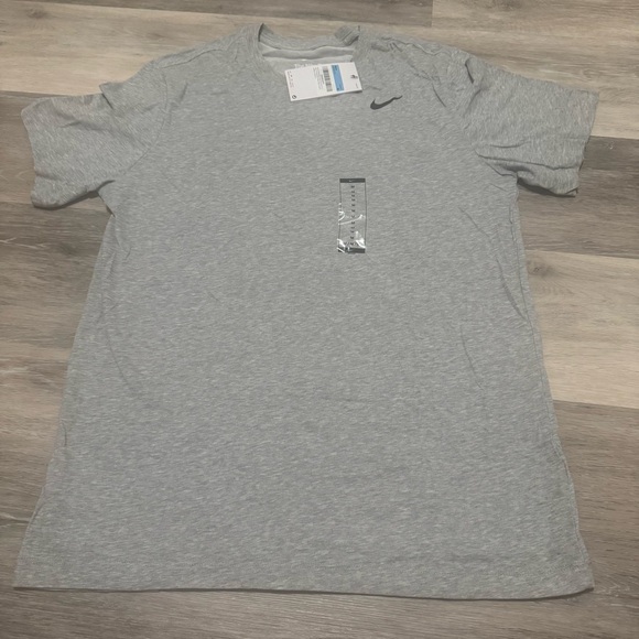 Nike Men's Heather Gray Short Sleeve Tee - Picture 1 of 2